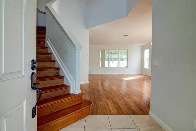 Building Photo - 5073 SW 40th Pl