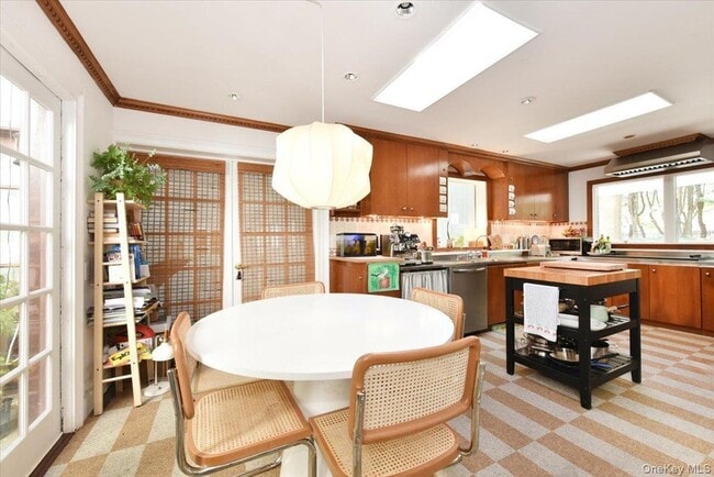 Building Photo - 3 Mill Pond Ln