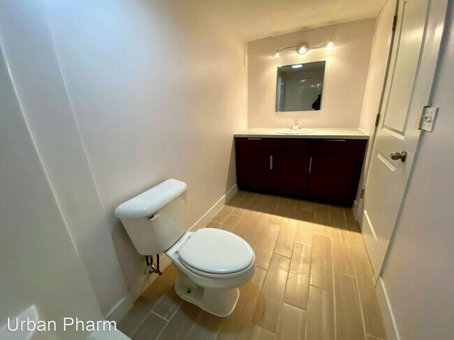 Building Photo - 1 br, 2 bath House - 56 Monroe Center NW, ...