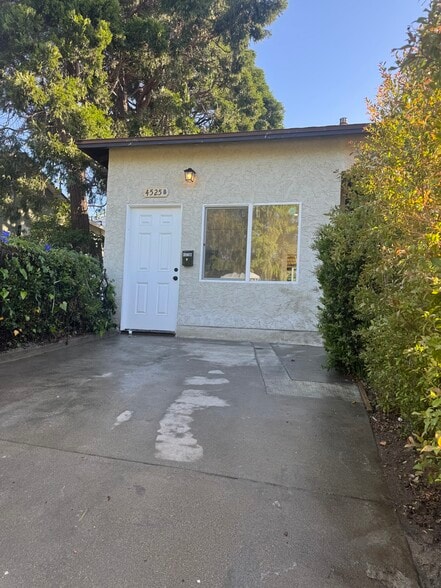 Building Photo - 4525 Dunsmore Ave
