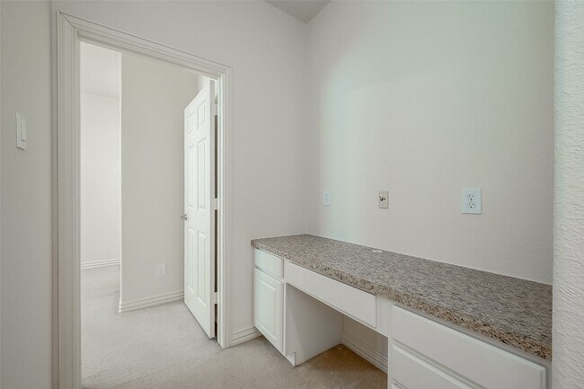 Building Photo - 14 Pomerelle Pl