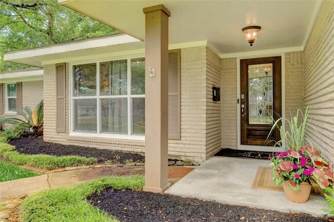 Building Photo - 10202 Raritan Dr