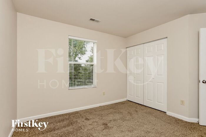 Building Photo - 517 Glengarry Ct