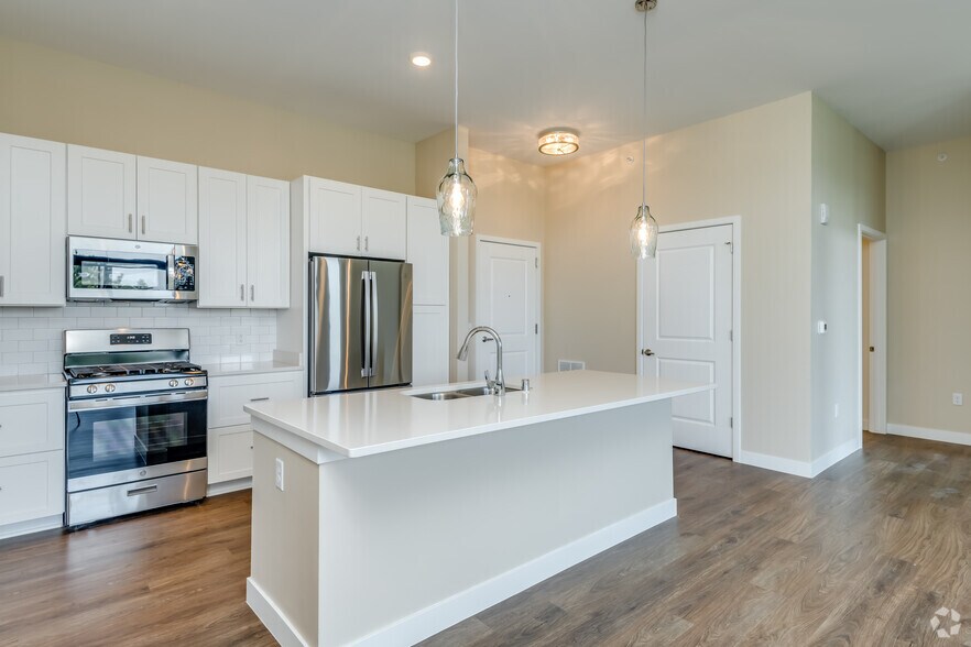 Encore White Oaks Apartments 90009100 N White Oak Ln Bayside WI