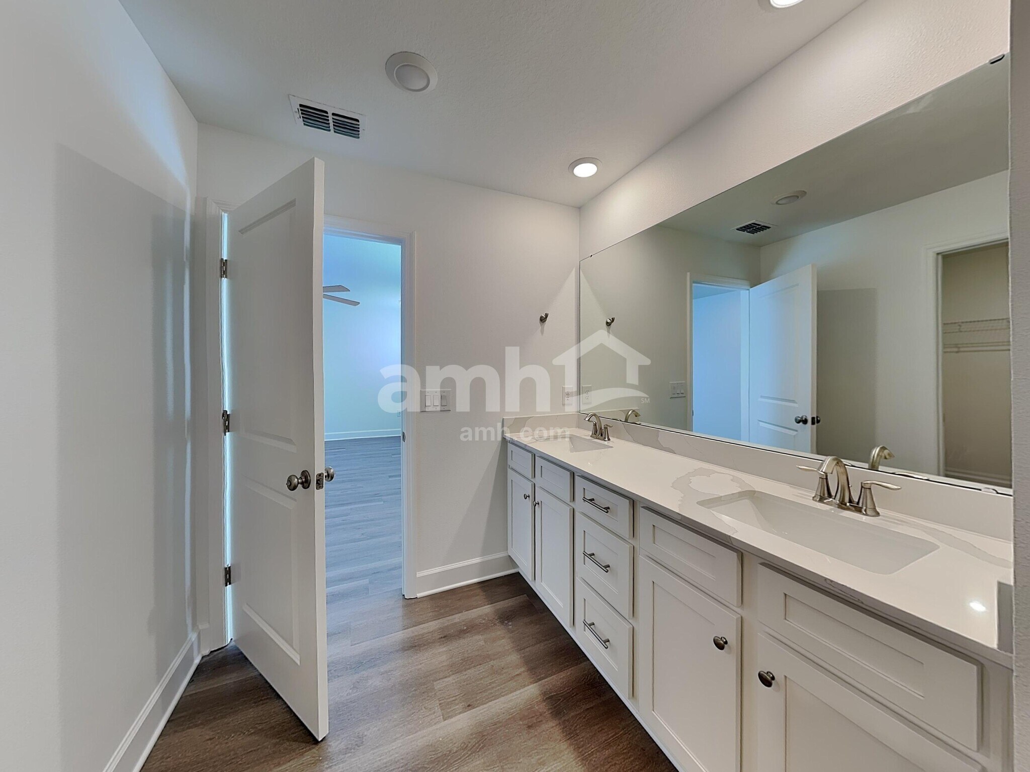 Building Photo - 16430 Cheyanne Ct