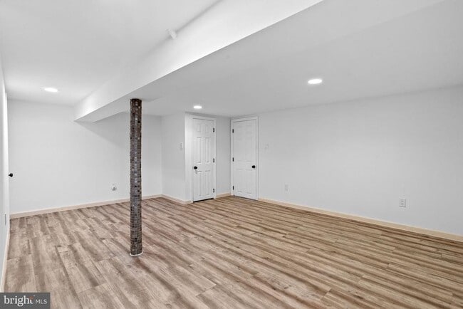 Building Photo - 410 Barby Ln