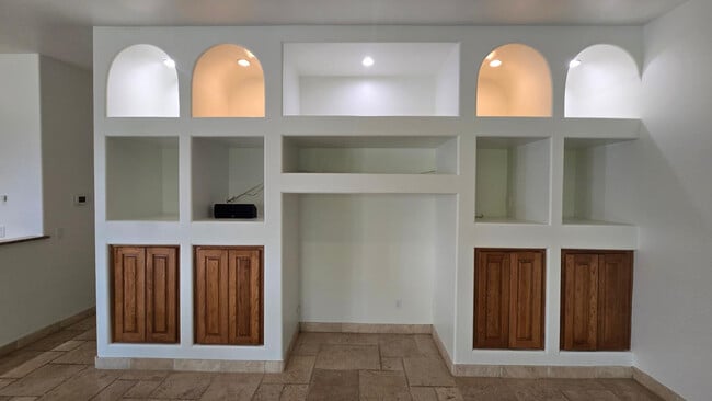 Building Photo - 4485 E Quail Brush Rd