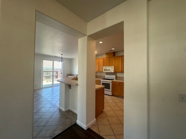 Building Photo - 2713 Donner Trail