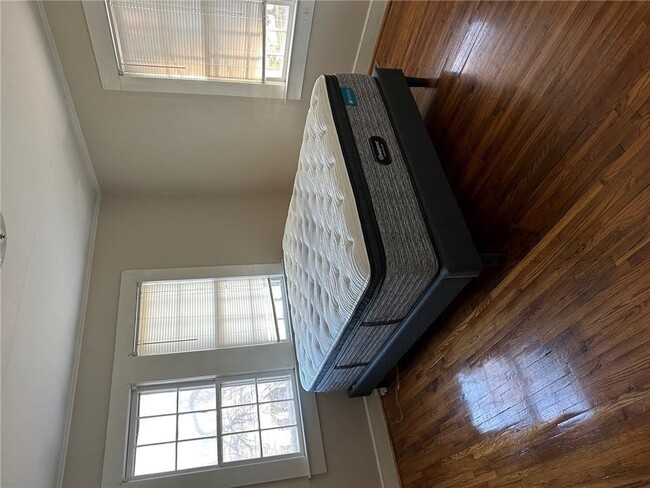 Building Photo - 1398 Woodmont Ln NW