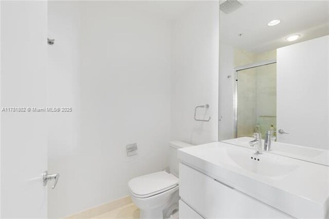 Building Photo - 17111 Biscayne Blvd