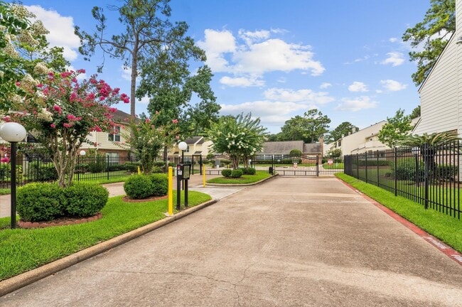 Building Photo - 14515 Wunderlich Dr