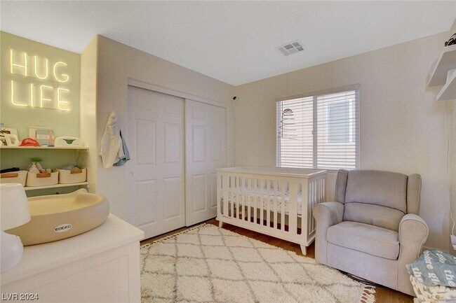 Building Photo - 9291 Hollander Ave