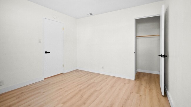 Building Photo - 5 Ormond Ct