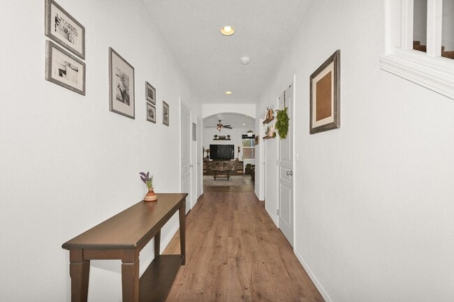 Building Photo - Gorgeous 4-Bdr with fully fenced yard in b...