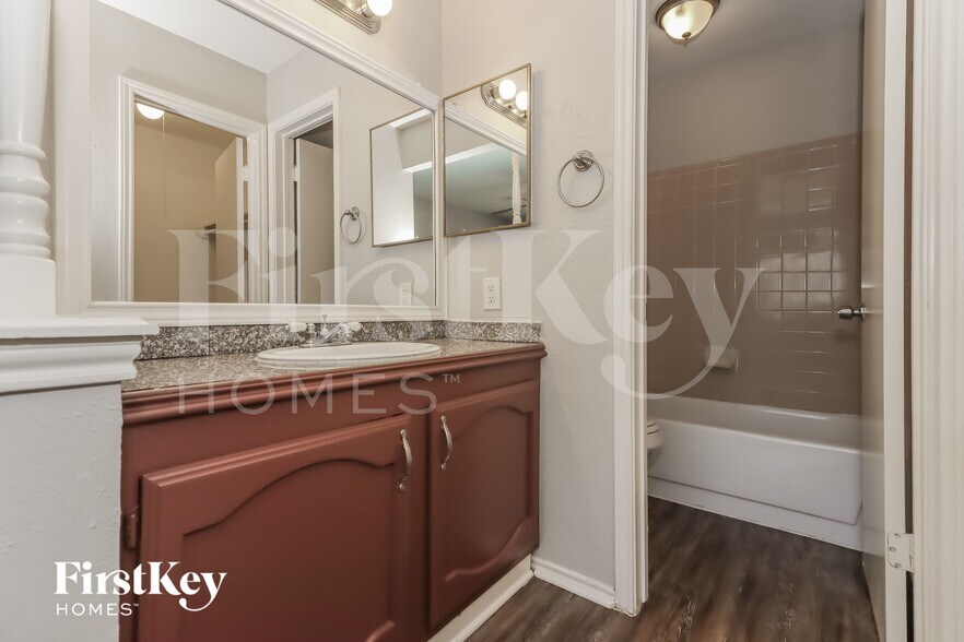 Building Photo - 16914 Kilwinning Dr