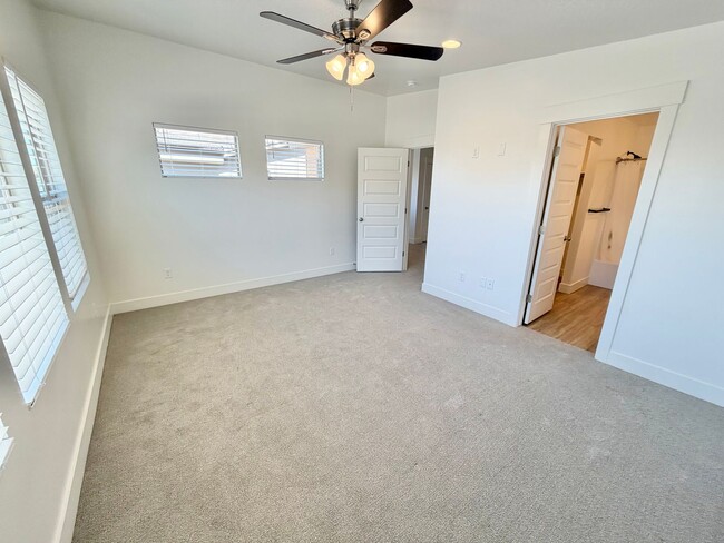 Building Photo - Beautiful 3 bed 2.5 bath Home!