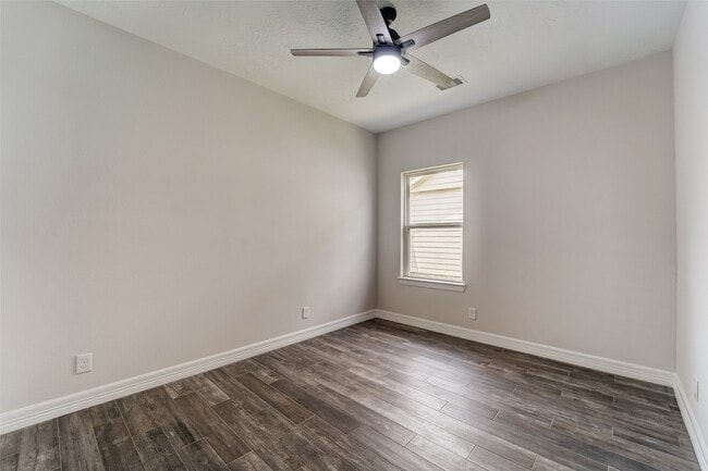 Building Photo - 315 Apache Field Ln
