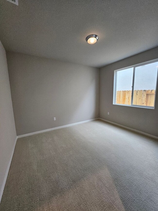 Building Photo - BRAND NEW BUILT HOME!!! 3 BEDROOM 2 BATH