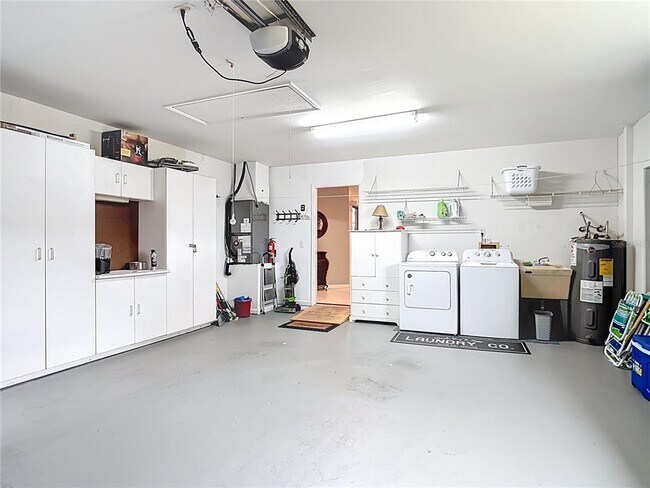 Building Photo - 290 Rotonda Cir