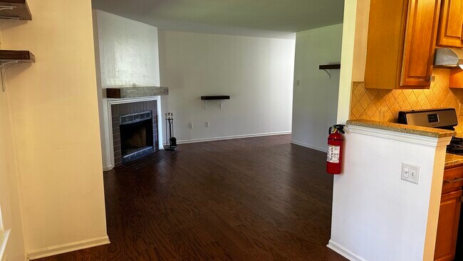 Building Photo - 350 Tavistock