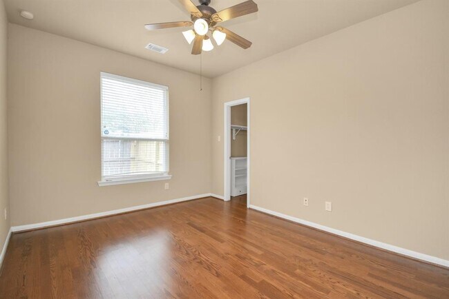 Building Photo - 6727 Oakman Ln
