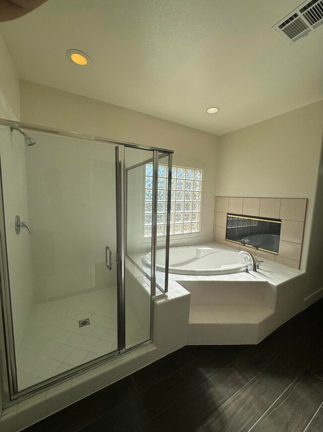 Building Photo - 74081 W Petunia Pl