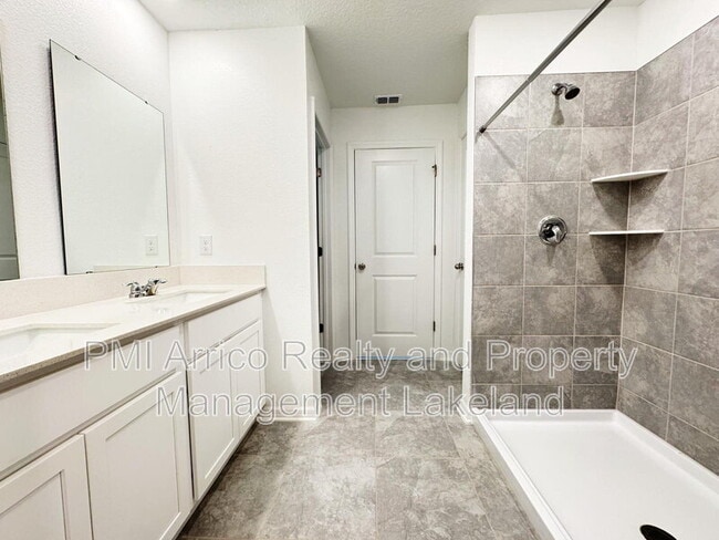 Building Photo - 645 Bell Prairie Cir