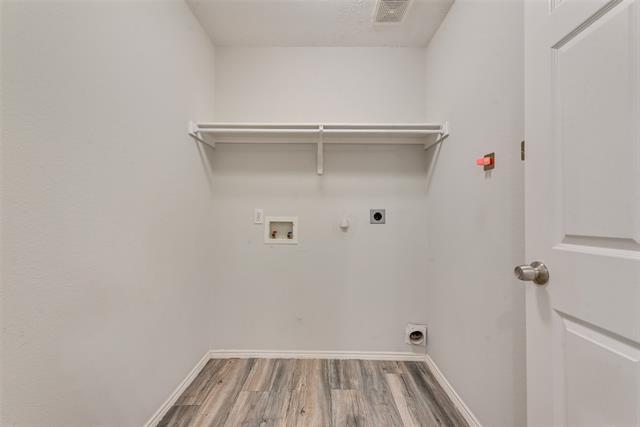 Building Photo - 5909 Meadowcrest Ln