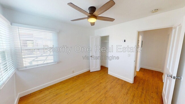 Building Photo - 427 20th St