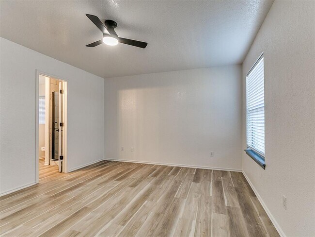 Building Photo - 3504 Quail Run Dr