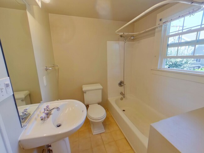 Building Photo - 210-214 NW 11th St.