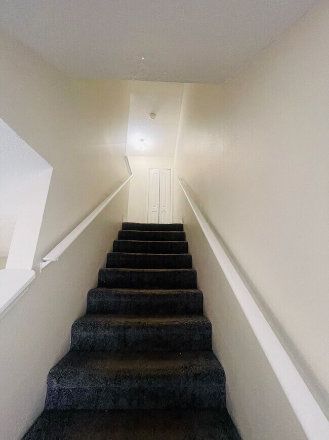 Building Photo - HIDDEN CREEK CONDO-1602 Bending Brook Way ...