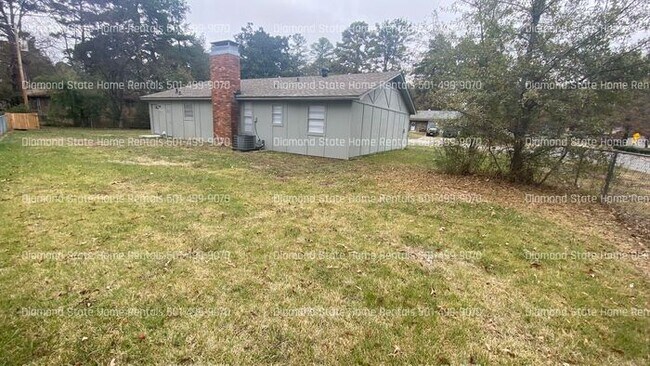 Building Photo - 9601 Labette Dr