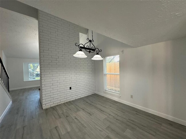 Building Photo - 101 Cavalry Cir
