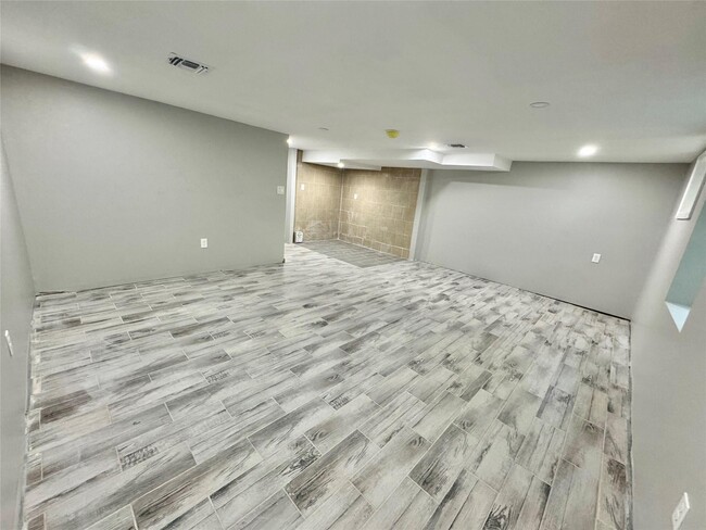 Building Photo - 3 Spring Ln