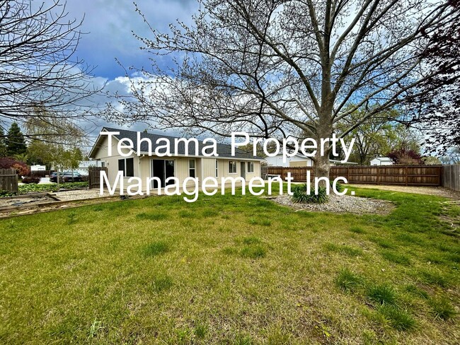 Building Photo - Updated 3 bedroom 2 bathroom in Cottonwood...