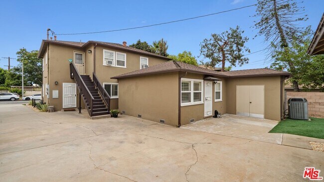 Building Photo - 6311 S La Tijera Blvd