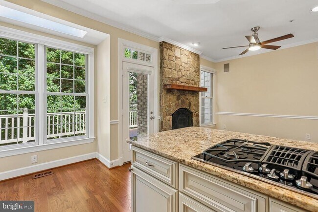 Building Photo - 417 Winding Rose Dr