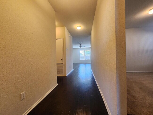 Building Photo - You do not want to miss out on this amazin...