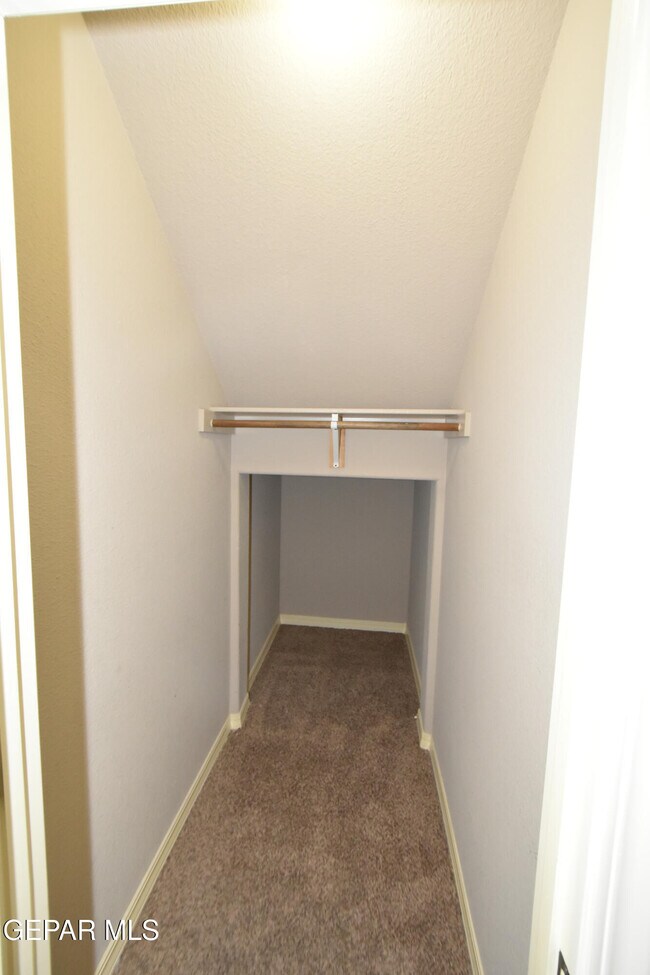Building Photo - 300 Saltford Pl