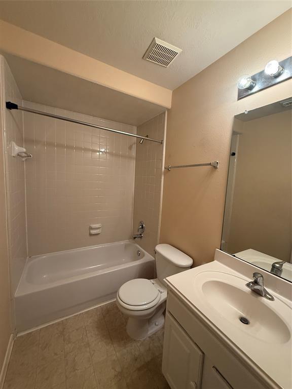 Building Photo - 2910 Meadowglen Cove