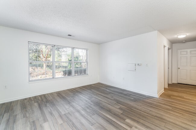 Living Room - Reynolds Place Apartments: NEAR UNCG