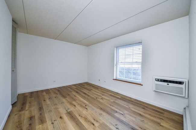 Building Photo - 5125 Blodgett Ave