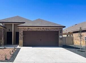 Building Photo - Beautiful Home in Seguin!