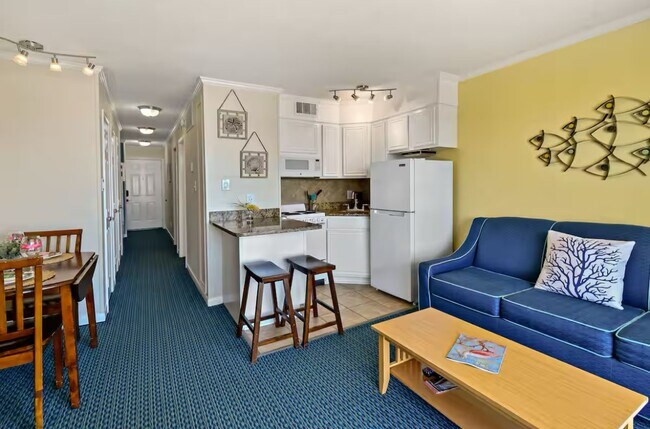 Building Photo - 6102 Seawall Blvd