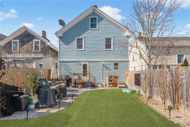 Building Photo - 35 Hall Ave