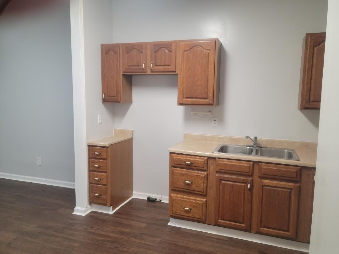 Building Photo - 129 Manhattan St