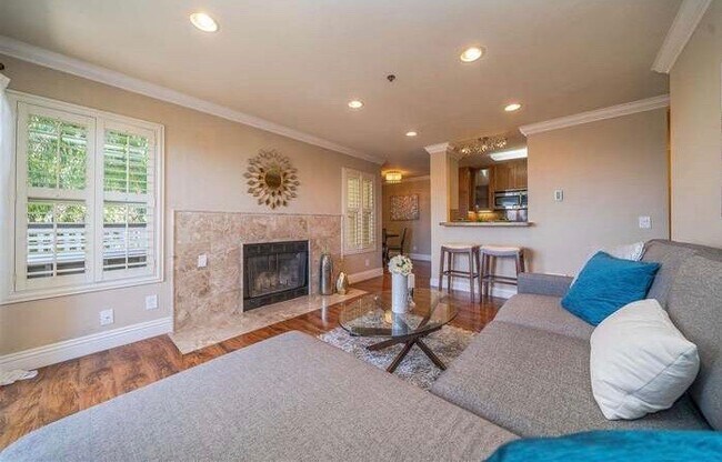 Building Photo - 665 Dartmore Ln