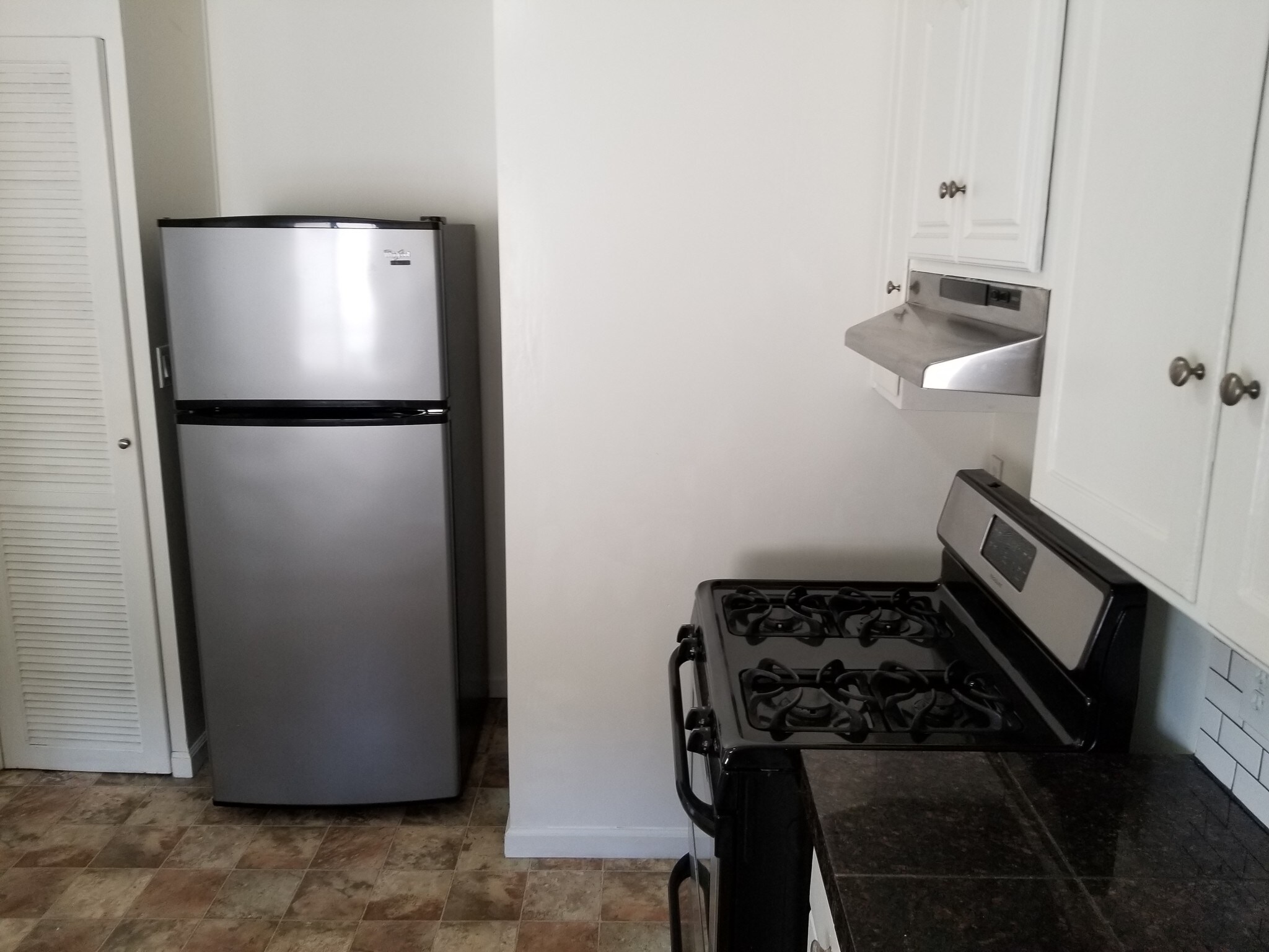 Kitchen - 1306 Manhattan Beach Blvd