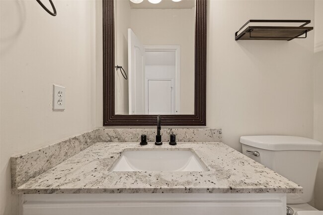 Building Photo - 3206 Shadowfern Ct